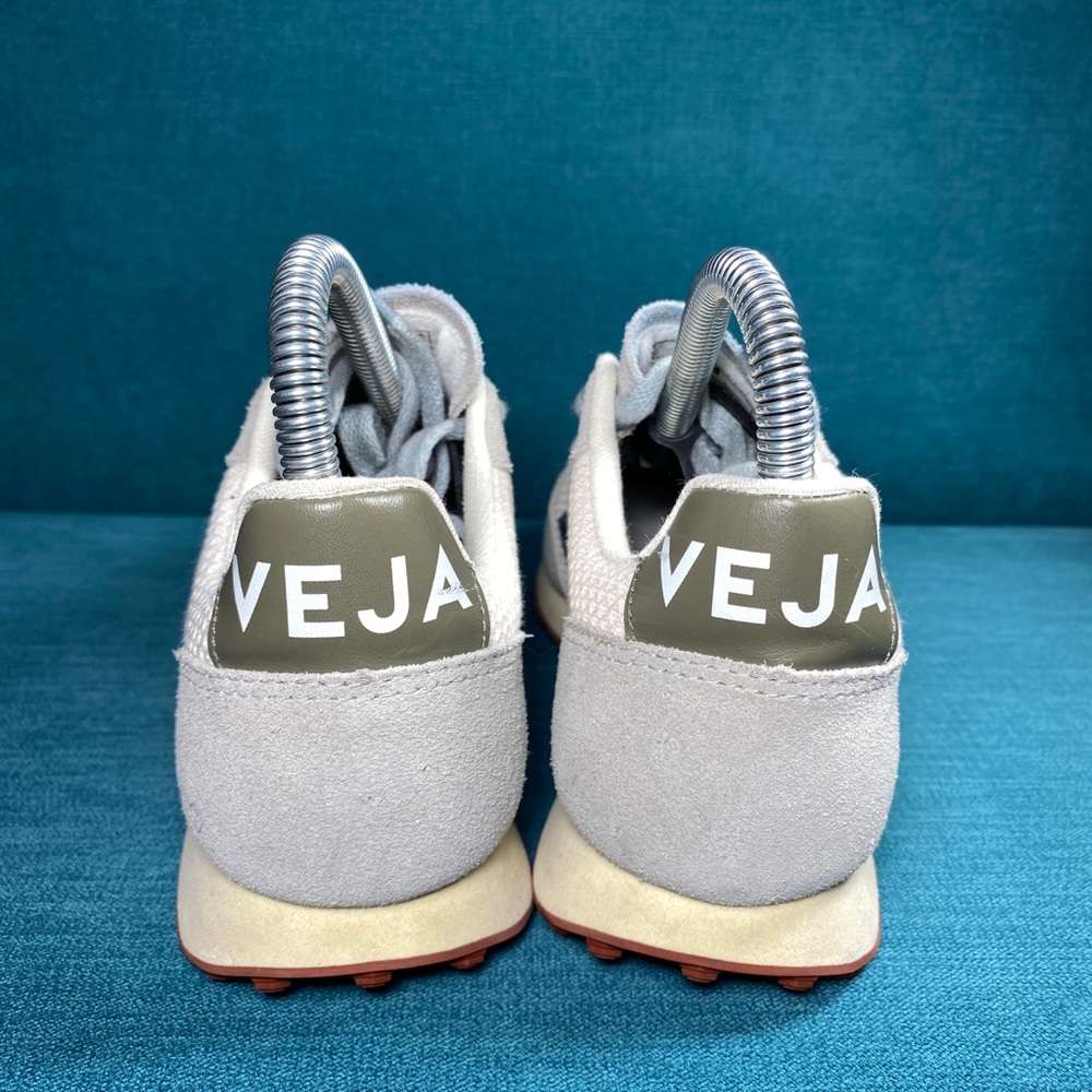 ❌SOLD❌Size 5 - Women’s Veja Fashion Sneakers - Picture 2 of 9